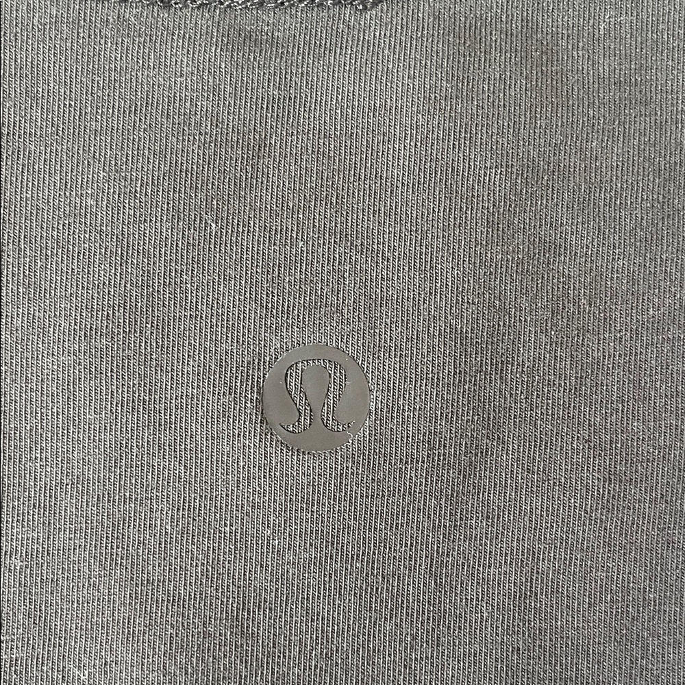 Lululemon Women’s Love V-Neck Tee - Picture 3 of 3